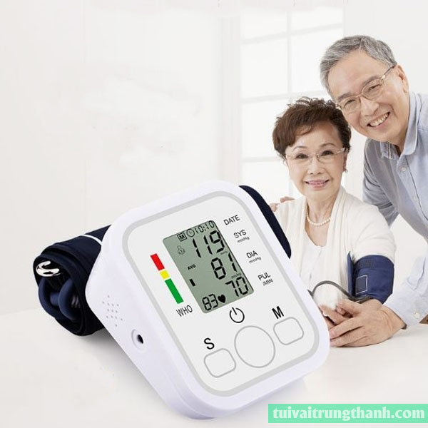 Máy đo huyết áp cho bố và mẹ 