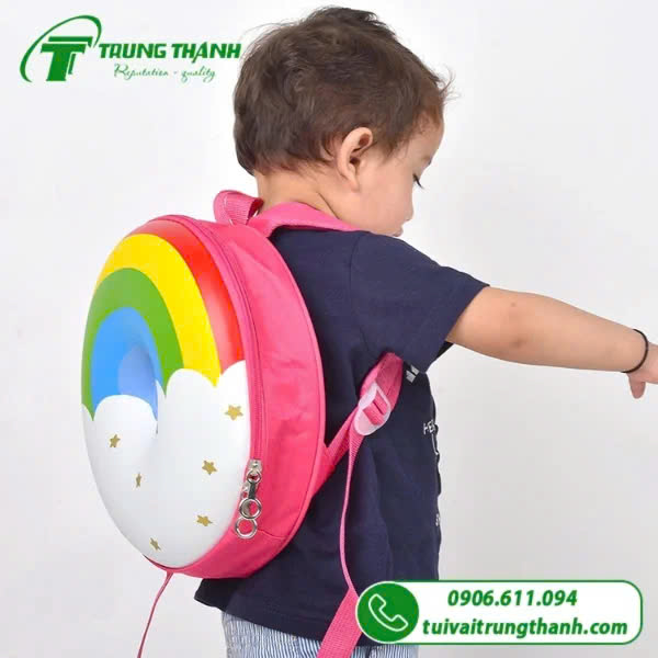 Nên chọn kích cỡ balo phù hợp với trẻ