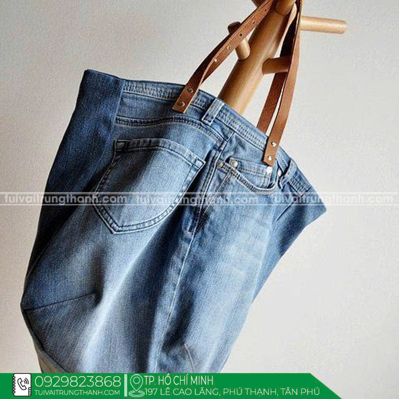 Tự may túi đeo chéo bằng vải jean tại nhà