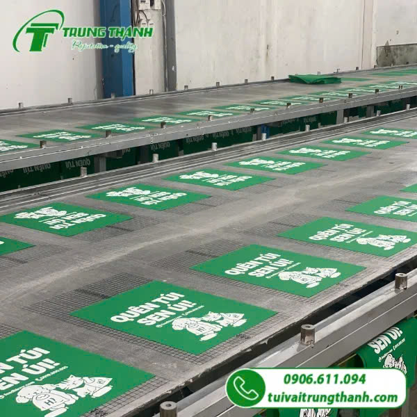 Xưởng may Túi vải dù dây rút giá rẻ cho doanh nghiệp