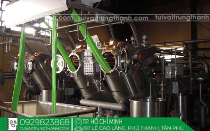 Công đoạn nhuộm vải